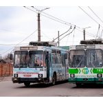 10 тролейбус Кропивницький на маршруті, вид збоку, день
